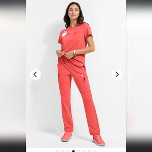 NWT Resurge Sunset Rose Scrub Set- Medium